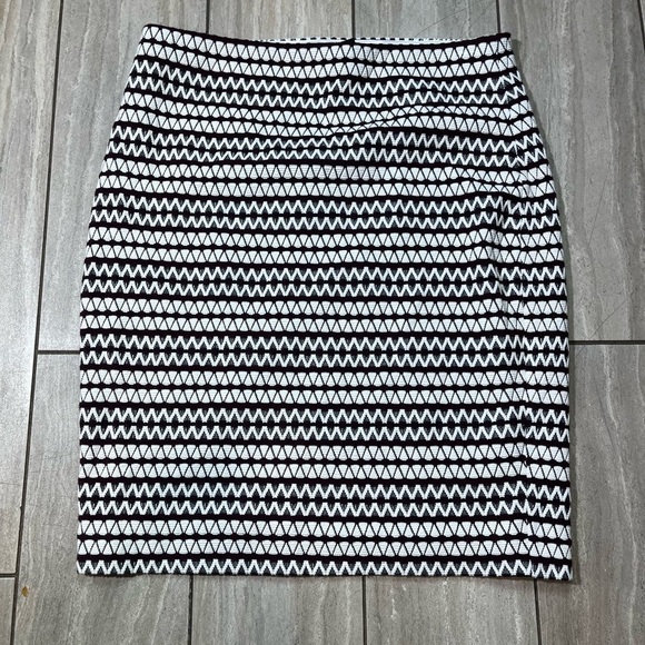 Express Straight Lined Pencil Aztec Print Womens Skirt Size Medium - Picture 1 of 5